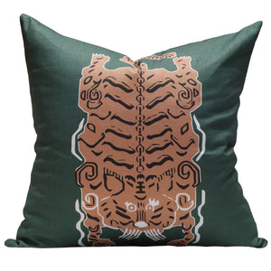 Le Tibetan en Solo Pillow in Green